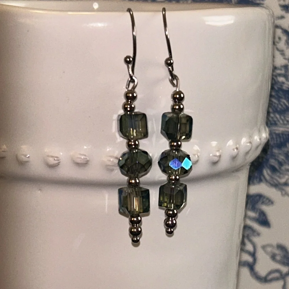 Handmade 💚Aqua Green Faceted Rondelle Earrings - Picture 3 of 6